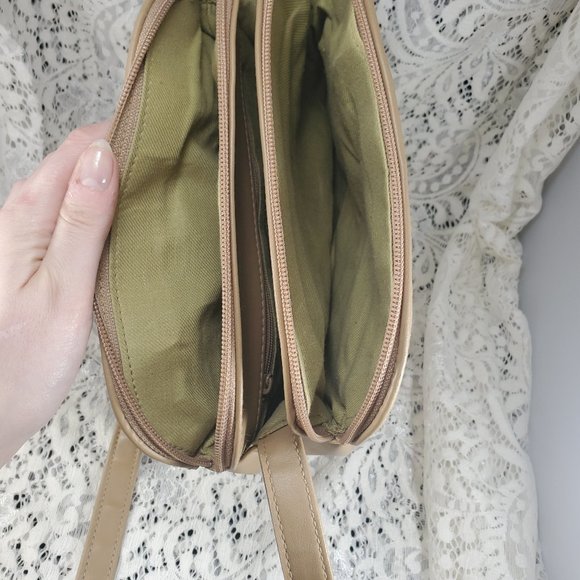 Liz Claiborne tan crossbody purse with light green fabric lining - Picture 10 of 15